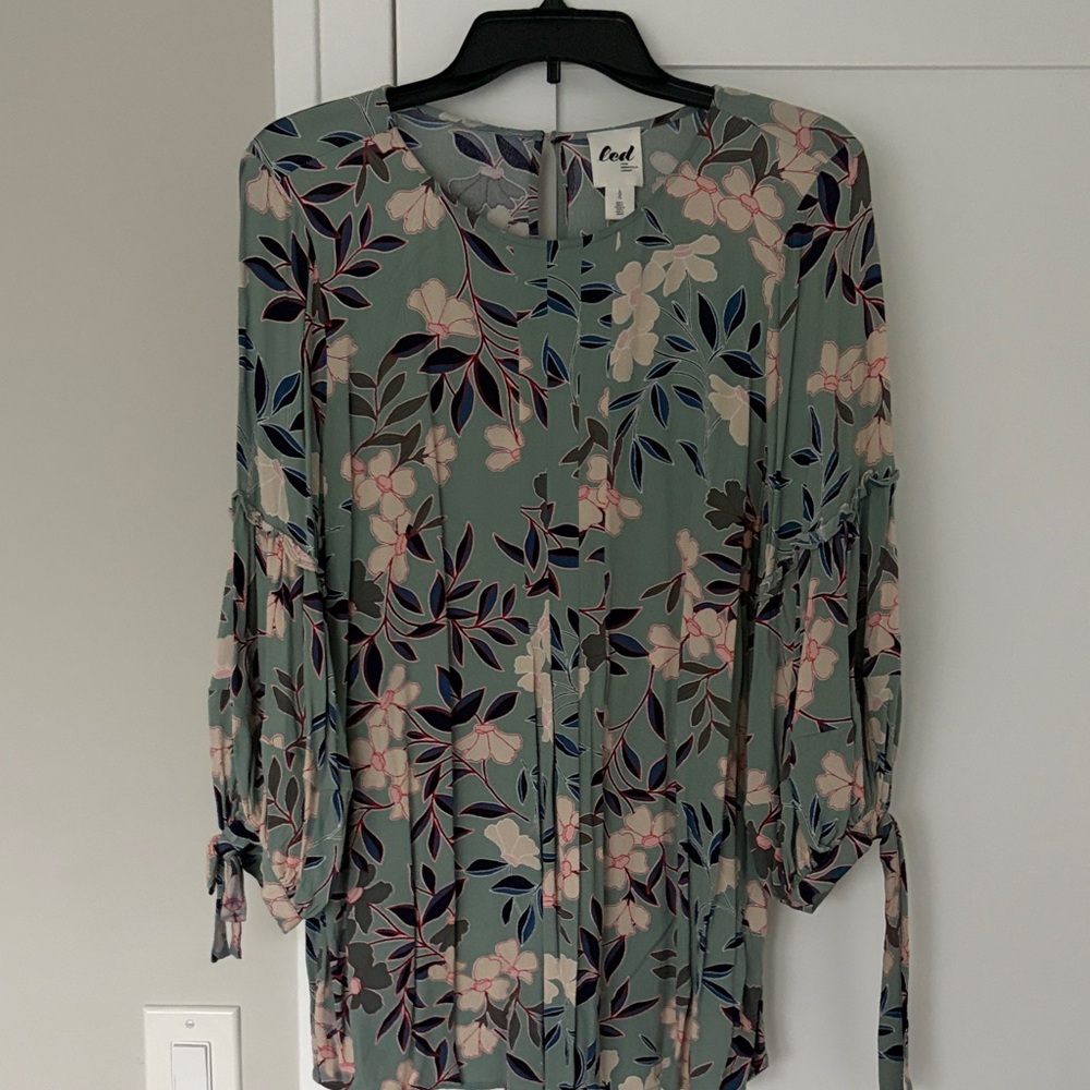 Sage Green Floral Tie-Sleeve Tunic Blouse